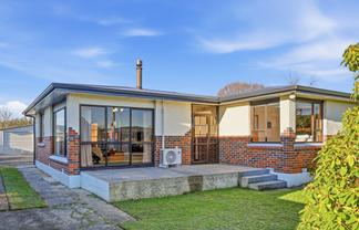 16 Stirling Crescent, Mosgiel