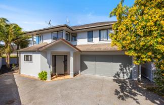 2/4 Rogers Avenue, Eastern Beach