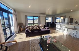 4 Fred Harsant Cres, Whitianga