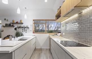 1640 Cust Road, Cust