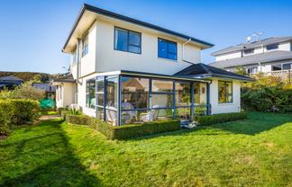 67 Kentwood Drive, Woodridge