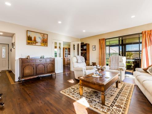 67 Kentwood Drive, Woodridge
