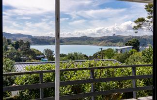 69 Government Road, Raglan