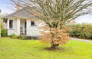 70 Pembroke Road West, Stratford