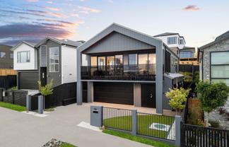 16 Pakirikiri Street, Long Bay