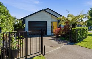 1 Hanlow Place, Pyes Pa