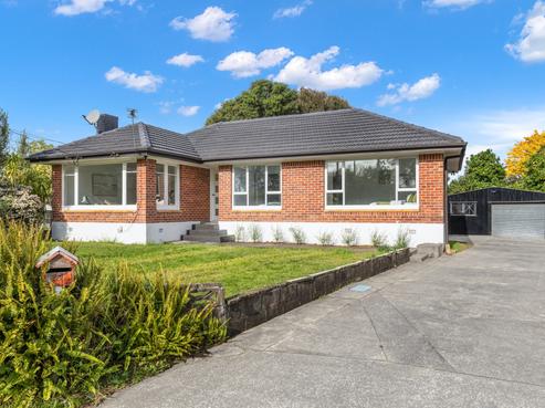 8 Malcolm Place, Mangere East