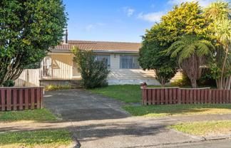 64 Sunlands Drive, Manurewa