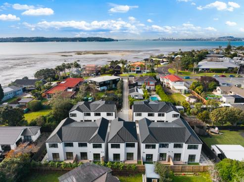 113 Beach Road, Te Atatu Peninsula