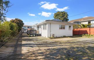40 Beach Road, Te Atatu Peninsula