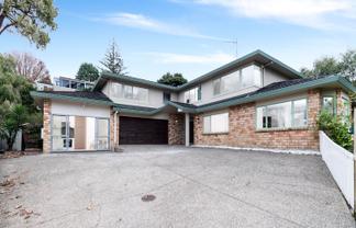 12 Falstone Lane, Browns Bay