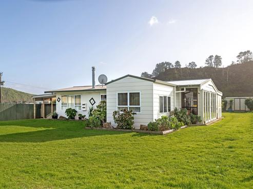 3 Banks Street, Tolaga Bay