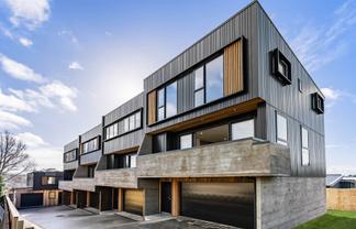 1/37 Bay Street, Red Beach