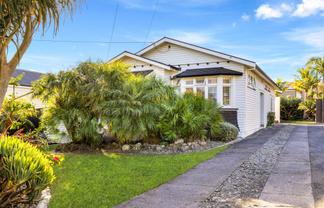 30 Lancing Road, Sandringham
