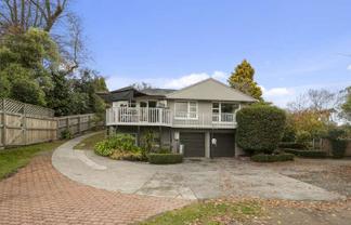 46 Kaka Street, Hilltop