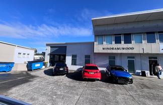 298m2 Wairau Industrial + Showroom & Office