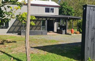 Manawatu / Whanganui - Address withheld