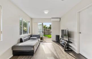 9/242 Great North Road, Henderson