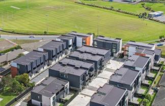 2/8 Treasure Lane, Te Atatu South