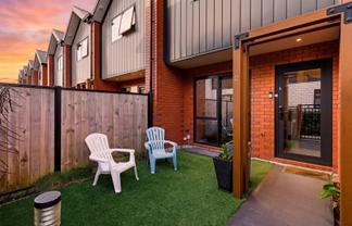 4/12 Biddle Crescent, Taita