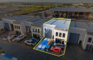 271m² Industrial Unit in Takanini