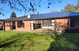67 Roslyn Road, Roslyn Bush