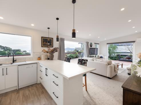 67 Renown Road, Raumati South