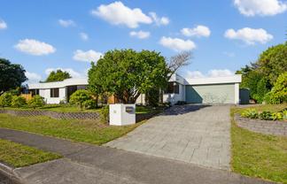 51 Milne Drive, Paraparaumu