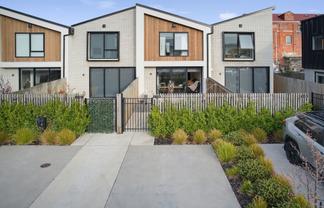 8/321 Lincoln Road, Addington