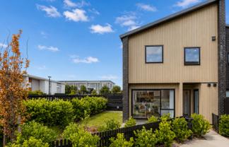 82 Glidepath Road, Hobsonville