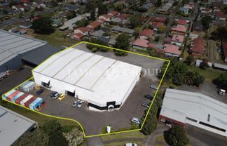 1,323m² Warehouse With 2,000m² Yard Option
