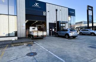 High Profile Showroom and Workshop | 558 m2