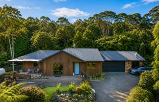 125 Stoney Creek Drive, Waitakere