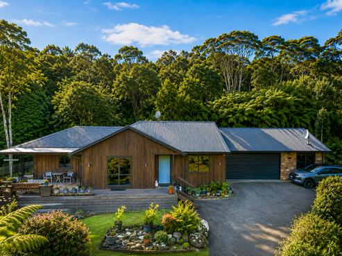 125 Stoney Creek Drive, Waitakere