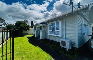 Manawatu / Whanganui - Address withheld