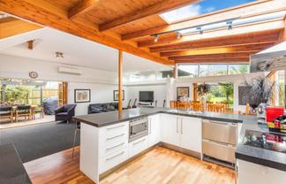 16 Sorrel Crescent, Bucklands Beach