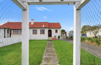 21 Robert Street, Marton
