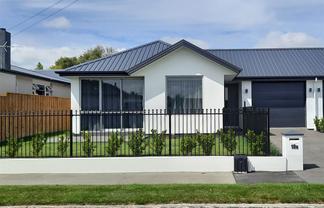 18b Fatima Street, Redwood