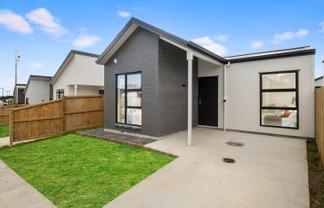 12 Horokaka Street, Massey