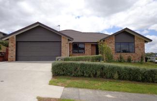 58 Farnborough Drive, Grandview Heights