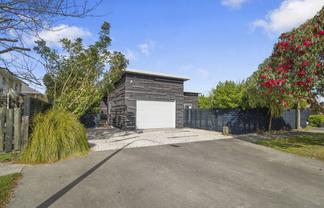 6 Holland Street, Glenholme