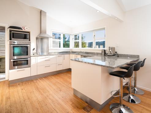 10 Edgeware Road, Wilton