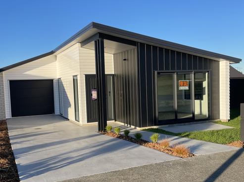 1 Arohanui Road, Karaka