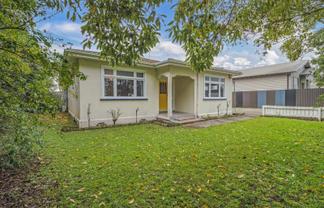 385 Botanical Road, West End