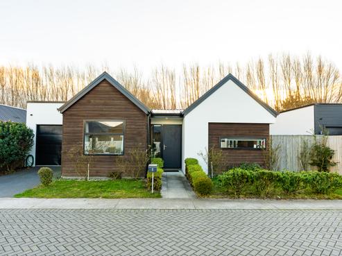 8 Founders Lane, Yaldhurst