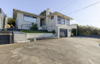 531 Devon Street West, Blagdon