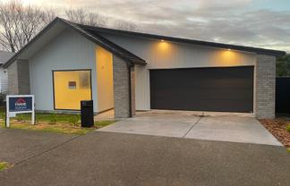 92 Metoriti Cres, Paerata