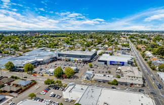 Bush Inn Centre – Large Format Retail Opportunity