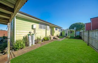 10 Sunlands Drive, Manurewa