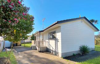 13 Silverstone Place, Henderson